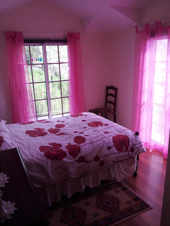 Pink House Vila Arco da Calheta  Quarto foto